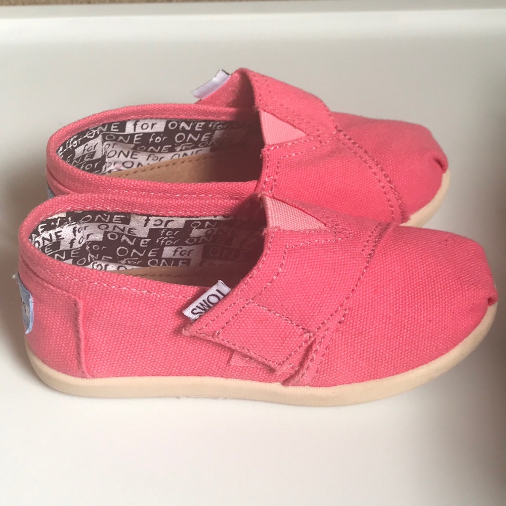 Brand New Girls Pink Toms